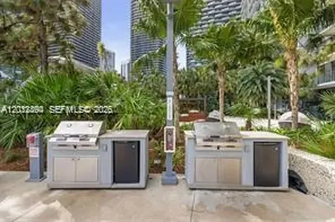 88 SW 7th Street Miami FL 33130
