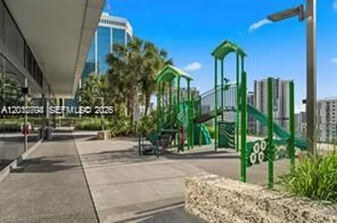 88 SW 7th Street Miami FL 33130