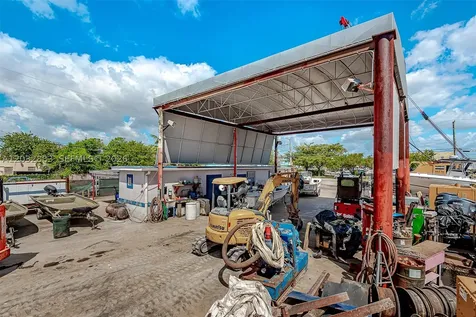 2301 SW 57th Avenue West Park FL 33023