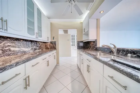5401 Collins Avenue Miami Beach FL 33140