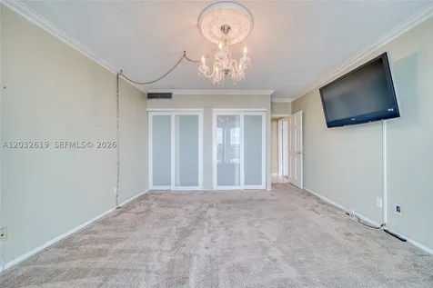 5401 Collins Avenue Miami Beach FL 33140