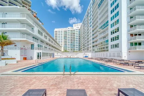5401 Collins Avenue Miami Beach FL 33140
