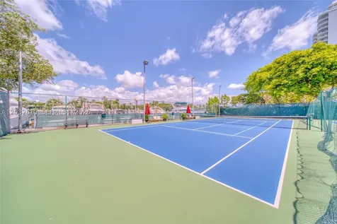 5401 Collins Avenue Miami Beach FL 33140