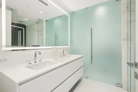 300 Biscayne Boulevard Way Miami FL 33131