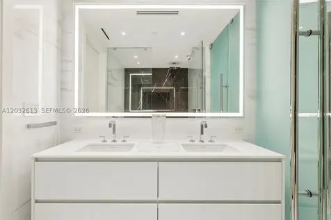 300 Biscayne Boulevard Way Miami FL 33131