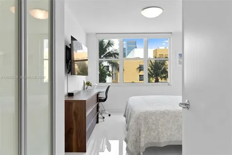 800 Claughton Island Drive Miami FL 33131