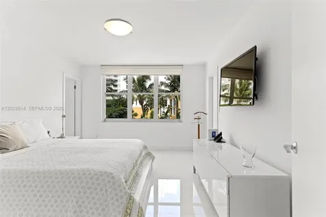 800 Claughton Island Drive Miami FL 33131