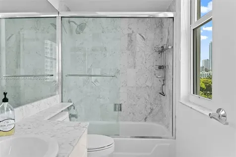 800 Claughton Island Drive Miami FL 33131