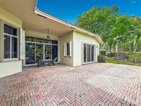 19302 SW 68th Street Pembroke Pines FL 33332