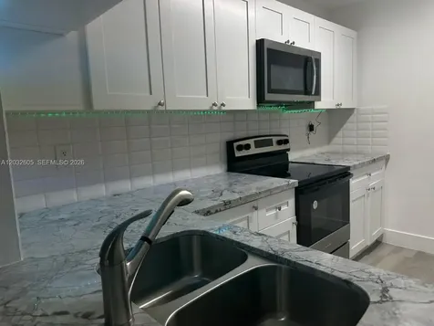 10050 NW 6th Street Pembroke Pines FL 33024