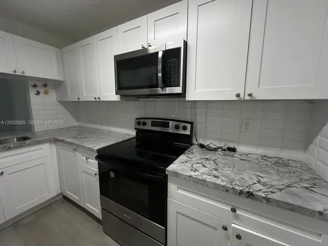 10050 NW 6th Street Pembroke Pines FL 33024