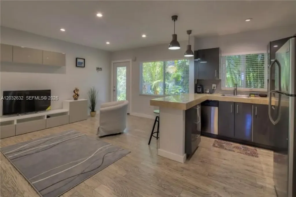 659 Meridian Avenue Miami Beach FL 33139