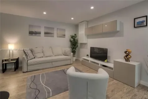 659 Meridian Avenue Miami Beach FL 33139