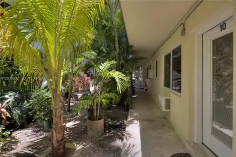 659 Meridian Avenue Miami Beach FL 33139