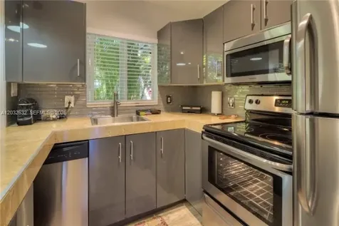659 Meridian Avenue Miami Beach FL 33139