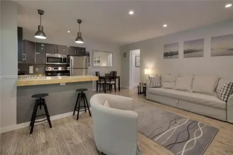 659 Meridian Avenue Miami Beach FL 33139