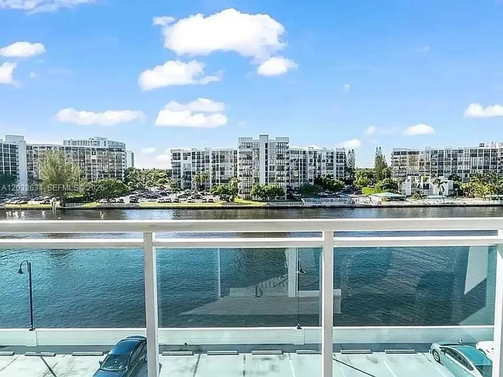 3000 S Ocean Drive Hollywood FL 33019