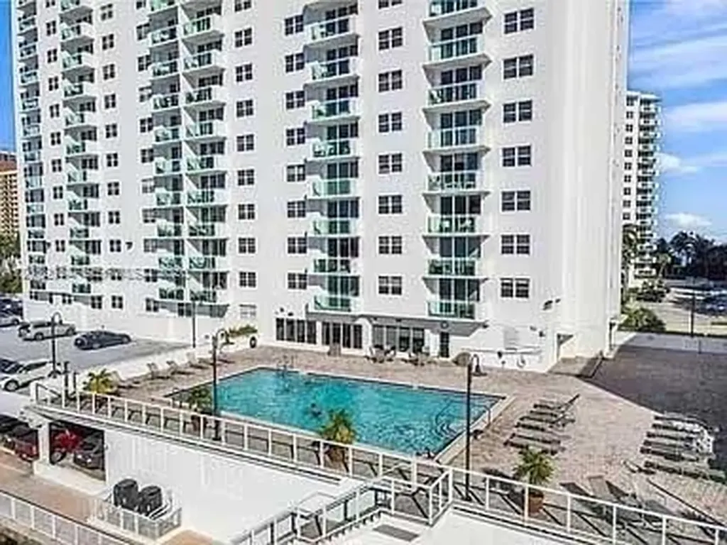 3000 S Ocean Drive Hollywood FL 33019