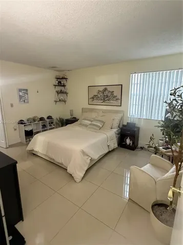 9705 Fontainebleau Boulevard Miami FL 33172