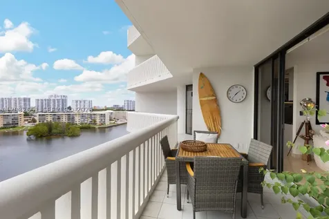 1000 W Island Boulevard Aventura FL 33160