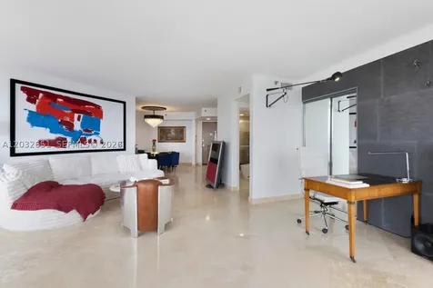 1000 W Island Boulevard Aventura FL 33160