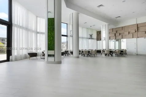1000 W Island Boulevard Aventura FL 33160