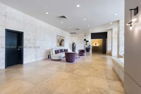1000 W Island Boulevard Aventura FL 33160