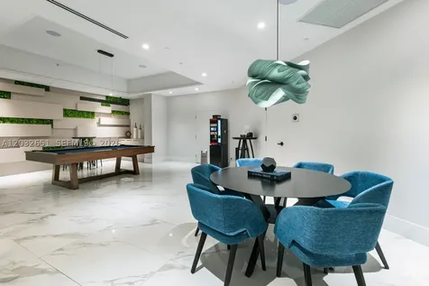 1000 W Island Boulevard Aventura FL 33160