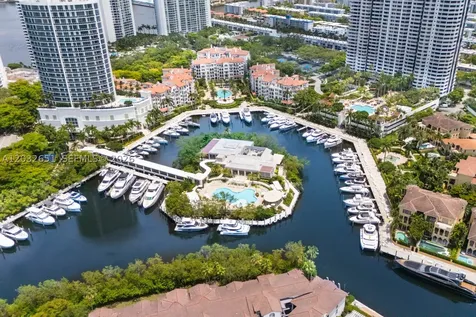 1000 W Island Boulevard Aventura FL 33160