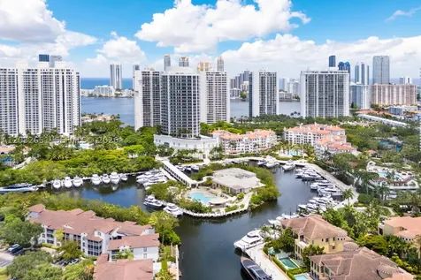 1000 W Island Boulevard Aventura FL 33160