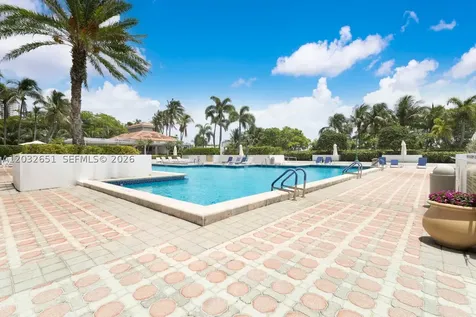 1000 W Island Boulevard Aventura FL 33160