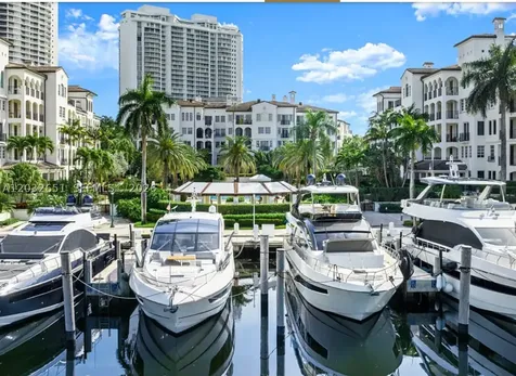 1000 W Island Boulevard Aventura FL 33160