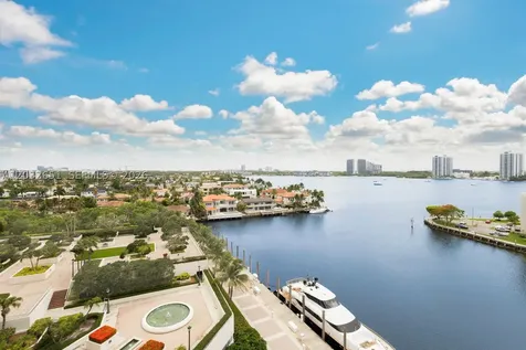 1000 W Island Boulevard Aventura FL 33160