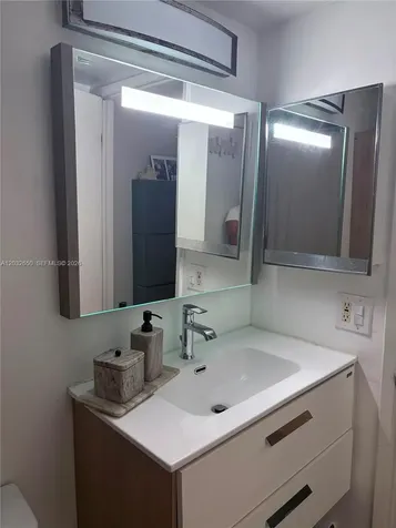 9823 Nob Hill Court Sunrise FL 33351