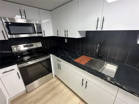 10090 NW 80th Court Hialeah Gardens FL 33016