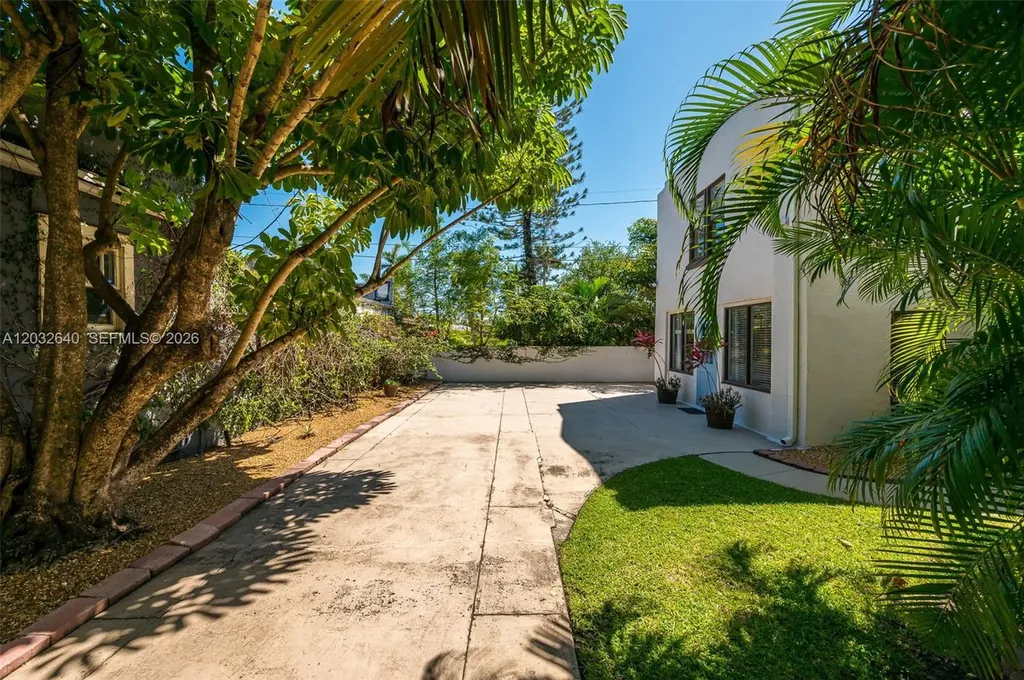 219 S 17th Avenue S Lake Worth FL 33460