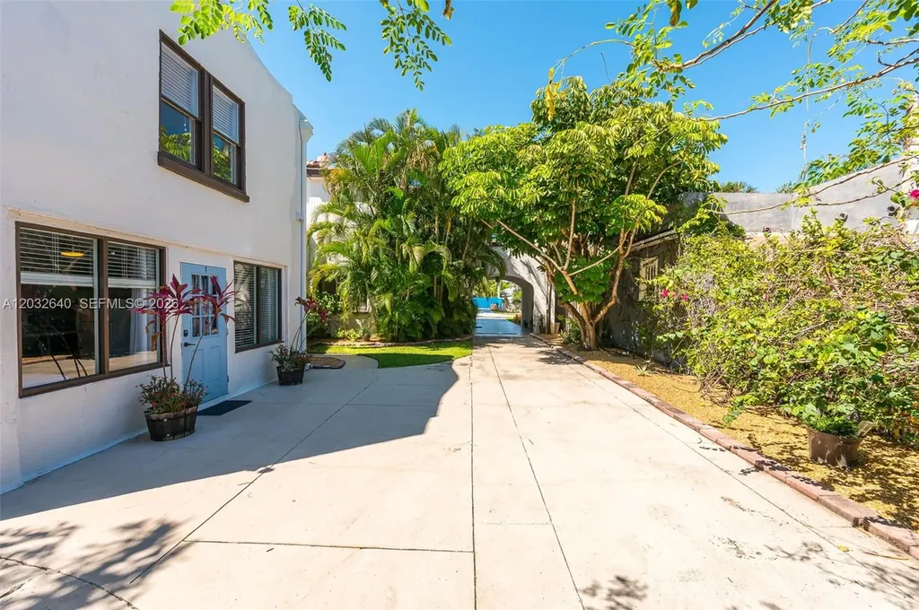 219 S 17th Avenue S Lake Worth FL 33460