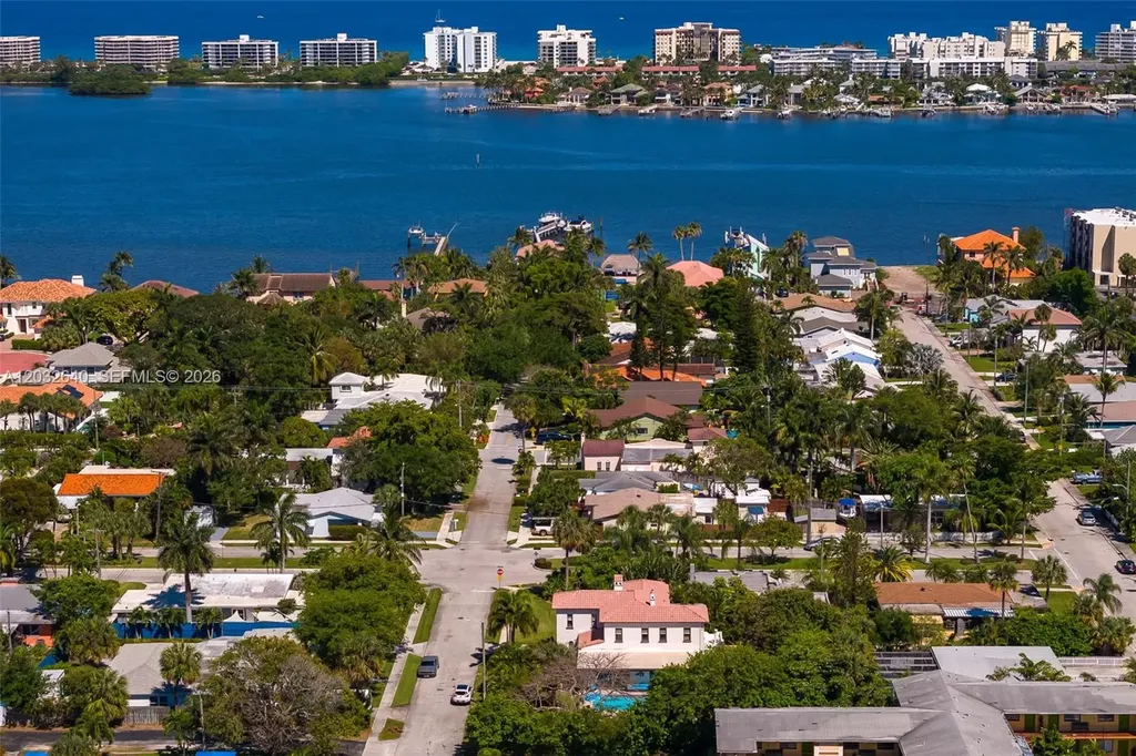 219 S 17th Avenue S Lake Worth FL 33460