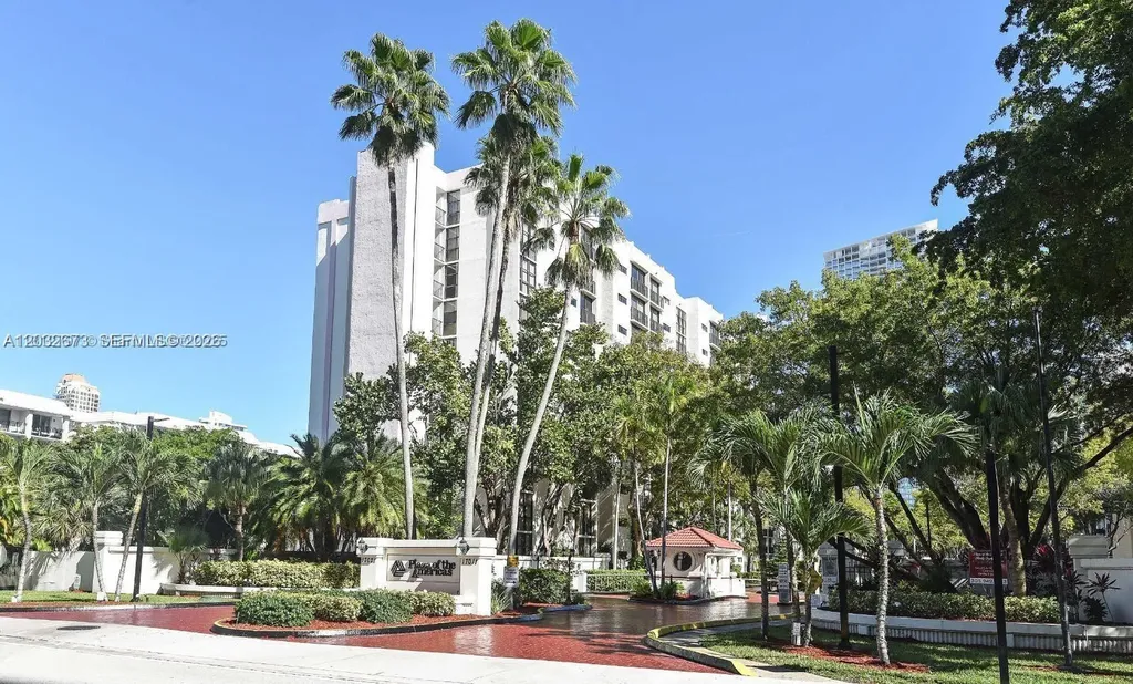 17021 N Bay Road Sunny Isles Beach FL 33160