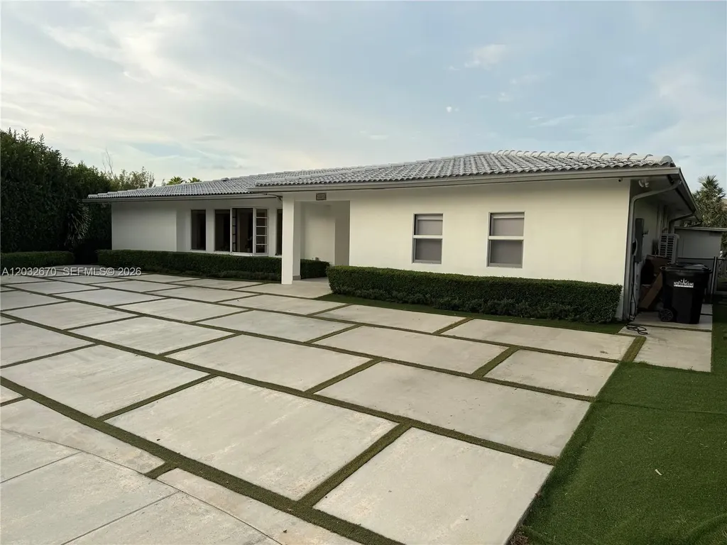 13305 Biscayne Island Terrace North Miami FL 33181