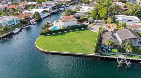 13305 Biscayne Island Terrace North Miami FL 33181