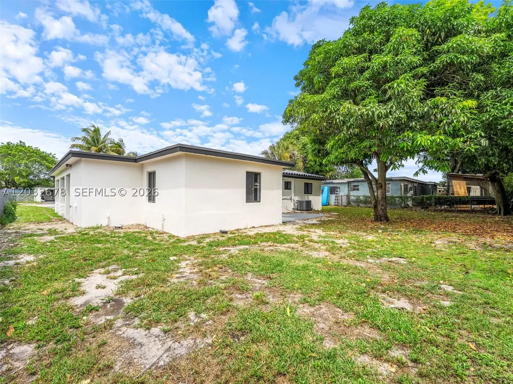 1055 Wyoming Avenue Fort Lauderdale FL 33312
