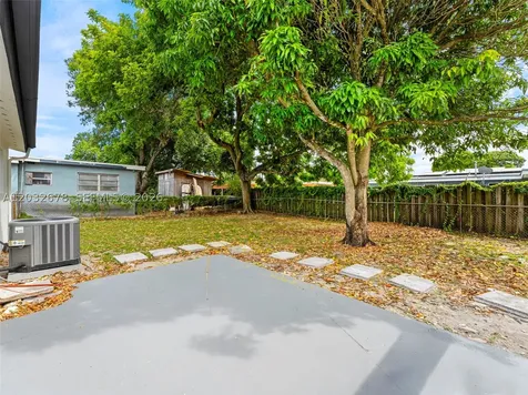 1055 Wyoming Avenue Fort Lauderdale FL 33312