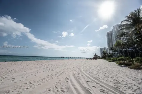 17021 N Bay Road Sunny Isles Beach FL 33160