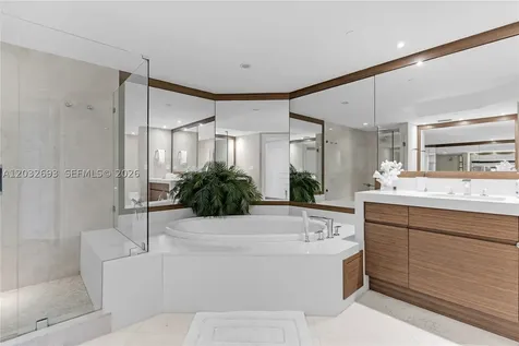 430 S Grand Bay Drive Key Biscayne FL 33149