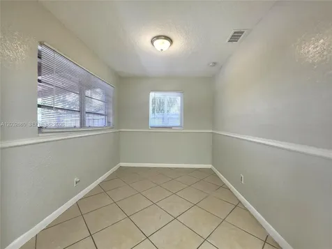5225 NE 4th Avenue Oakland Park FL 33334