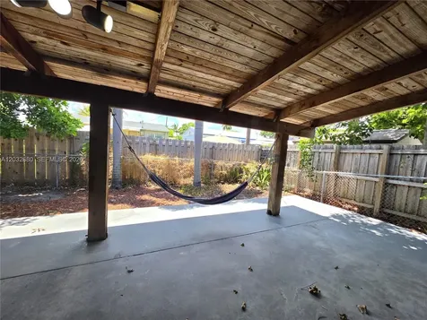 5225 NE 4th Avenue Oakland Park FL 33334