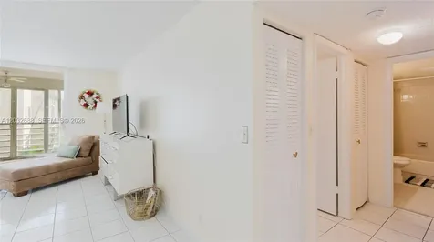 424 SE 10th Street Dania Beach FL 33004