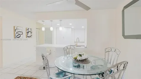 424 SE 10th Street Dania Beach FL 33004