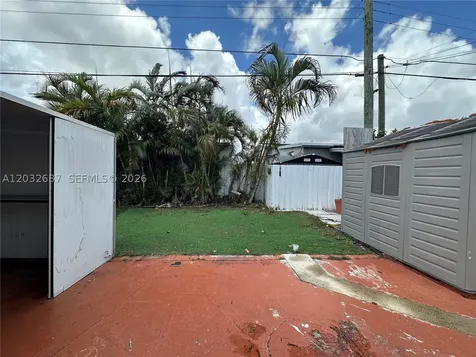 4596 E 8th Court Hialeah FL 33013